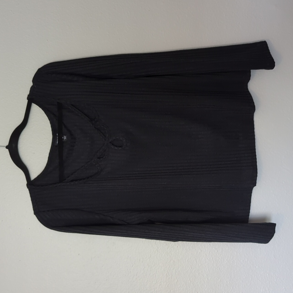 Long sleeve lightweight sweater